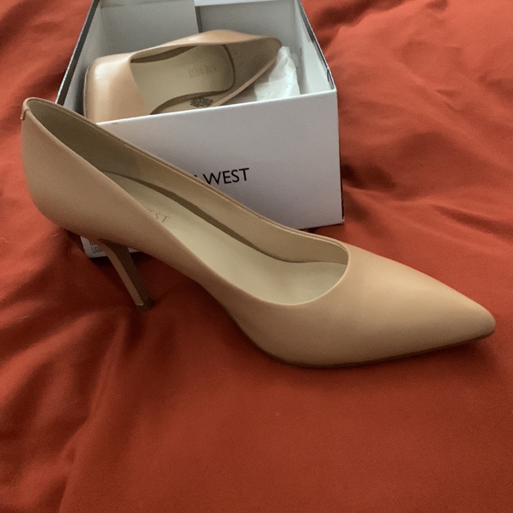 Nine West beige heels